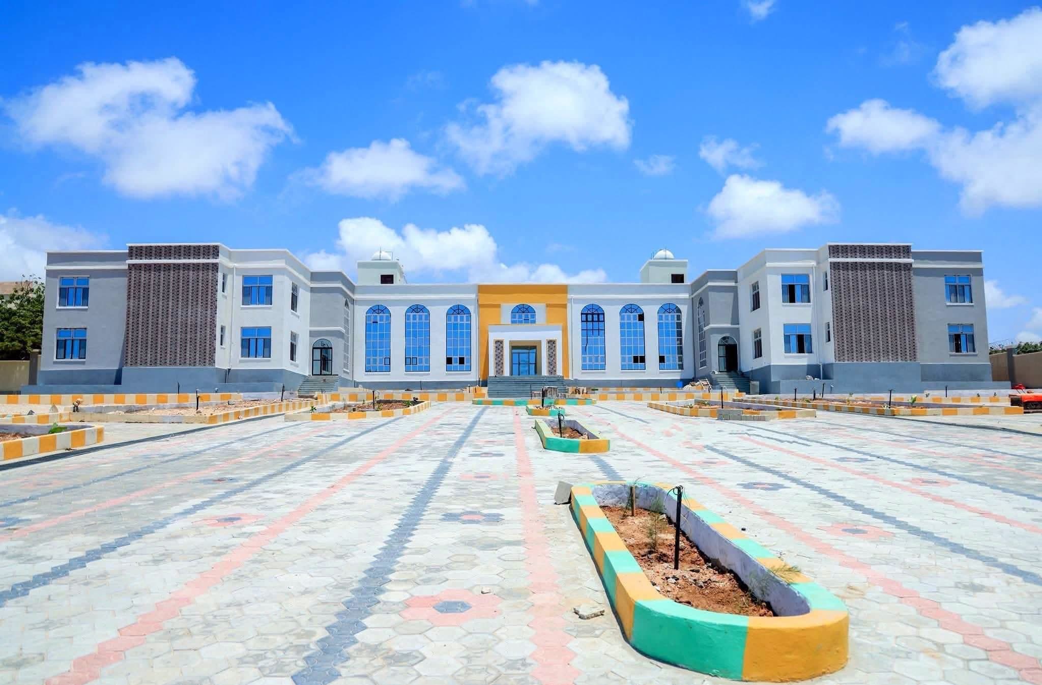 🚨HSM iyo Qoyskiisa oo Lagu Eedeeyay Musuqmaasuq iyo Boob Hanti Qaran